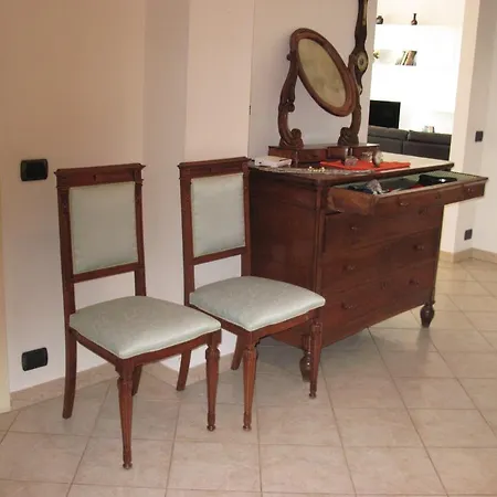 Silky House With Private Parking Apartment