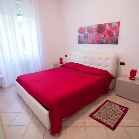 Silky House With Private Parking Apartment