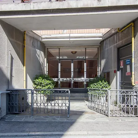 Silky House With Private Parking Apartmán