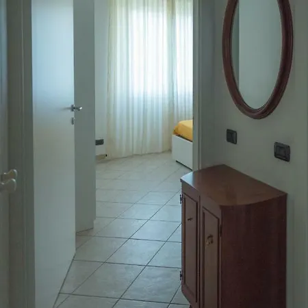 Silky House With Private Parking קומו