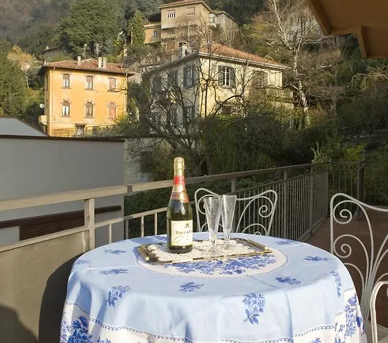 Silky House With Private Parking Apartman