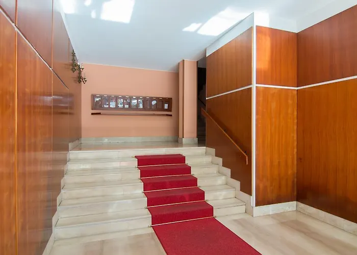 Silky House With Private Parking Apartman