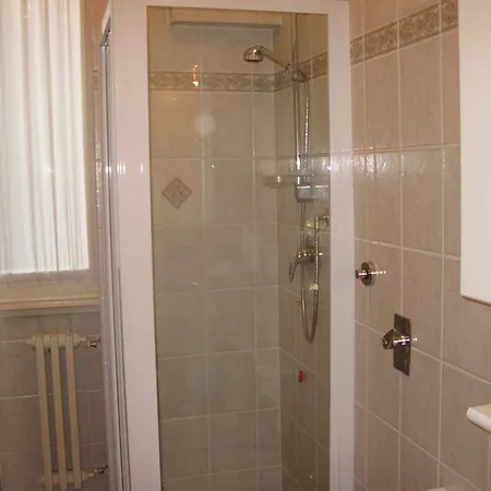Silky House With Private Parking شقة *