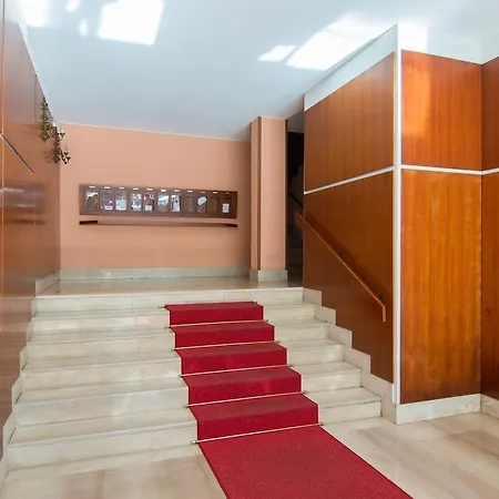 Silky House With Private Parking Appartamento