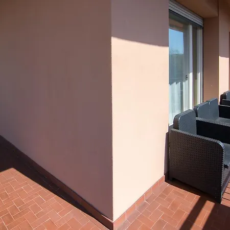 Silky House With Private Parking Appartamento *